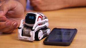 Review: Cozmo, a Toy Robot That Feels Alive