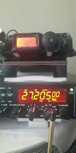 Ailunce HS4 (Retevis) and Yaesu FT-818ND (79is839/dw1TDW/1Lucio)