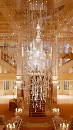 Het Disneyland Hotel is helemaal klaar om morgen de eerste gasten te verwelkomen! Wanneer ga jij dit compleet vernieuwde hotel ontdekken? ✨🏰 | Disneyland Paris