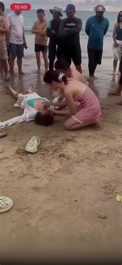 Two Good Samaritans Revive a Woman Who Drowned With CPR