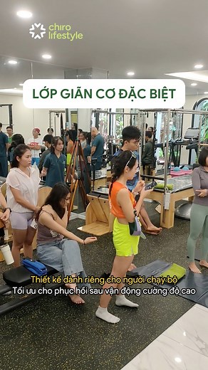 [ ENGLISH BELOW ] 🏃‍♂️ HƠN 20 RUNNERS ĐÃ THAM GIA LỚP GIÃN CƠ ĐẶC BIỆT TẠI CHIRO LIFESTYLE Hơn 20 runners từ CEO Runner đã cùng nhau tham gia lớp giãn cơ chuyên biệt dành cho người chạy bộ tại Chiro Lifestyle. Buổi học được dẫn dắt bởi chuyên gia trị liệu thể thao tại Chiro Lifestyle, kết hợp kiến thức y học và kỹ thuật giãn cơ bài bản, thiết kế riêng cho runner. Không chỉ là giãn cơ, đây là buổi học giúp runner lắng nghe cơ thể, hiểu đúng về phục hồi sau vận động và chăm sóc bản thân đúng cách