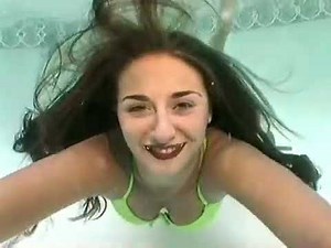 Underwater Modells Shoot - Lisa and Jo (1994)