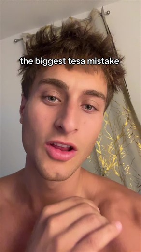 aden 🦁 (@adenpeps)’s video of guy accidentally hits tesla door