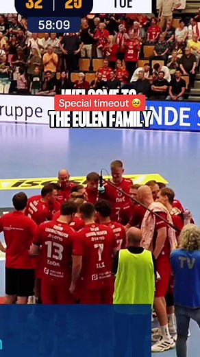 Coach called the timeout for sthg special ❤️🥹 #handball #håndbold #ehf
