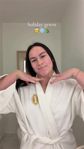 trying something different but i’m not great at makeup so 🙊🙊 #grwm #makeup #makeuproutine #christmas