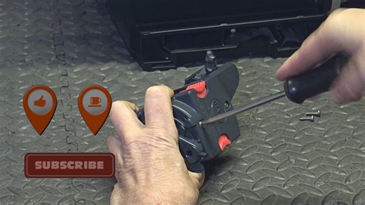 德龙（DeLonghi）全自动咖啡机萃取器 彻底拆洗保养指南