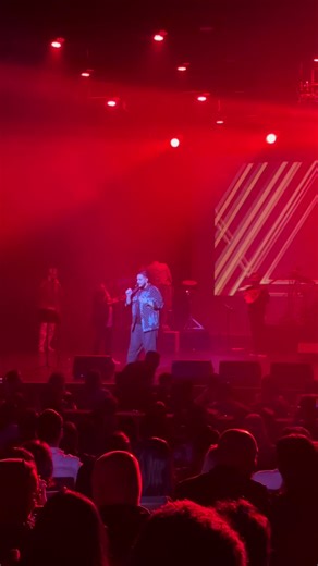 Aron Afshar: A Night of Unforgettable Vocal Magic