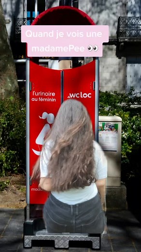 On ne rate pas une occasion de tester une madamePee 💃#espacepublic #needtopee #sweetPees #madamePee #pourtoi #fypシ #foryou #foryoupage #urinoirefeminin #need2pee