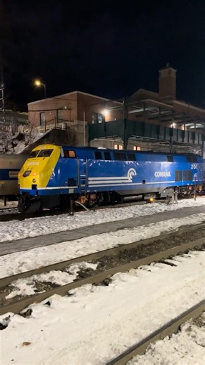 MNCR 201 “Conrail” in Poughkeepsie #metronorth #heritageunit #train #railfan #railroad #railfan