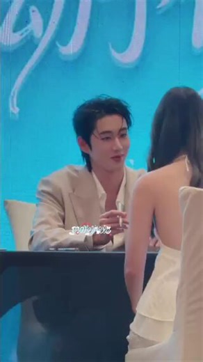 MAGIC TIME WITH EST #EstFSinShanghai #est_rvp Est is really such a sweet baby, he remembered op even she teased about meeting him for first time and he even mentioned her joke 🥹truly he loves and remembers his fans sm😭👭: Sa-was-dee🦈: Hellooo~👭: This is the first time I've come to meet you🦈: That’s not true💢👭: Huiiii, this is actually my first time getting signed with you. Never gotten one before, believe it?🦈: Okay, I believe you. We haven’t had a chance to talk, you‘ve only ever joked 