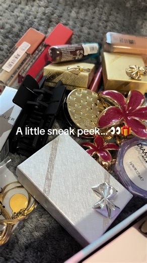 A little sneak peek 👀🎁 Mystery boxes loading… 🎀 Which one would you love to get? 🤍#smallbusiness #comingsoon #mysterybox