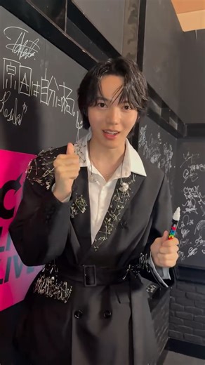 CDTV♪TBSテレビ on Instagram: "#CDTVライブライブ インスタ限定！激レア★サインムービー配信中 #原因は自分にある。 のみなさん 「パラノイドランデブー」をフルサイズで披露していただきました！ 圧巻なステージに魅了されました🤩🕺 素敵なステージをありがとうございました♪ #CDTV #TBS"