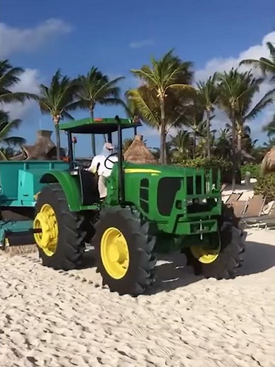 Beach cleaning in Mexico | Beach Tech 3000 | Beach Cleaner