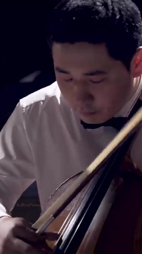 Captivating Performance of 'Czardas' by Layers Classic