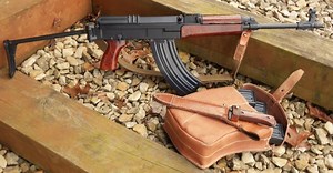 Před šedesáti lety zavedla československá armáda do své výzbroje legendární samopal vzor 58