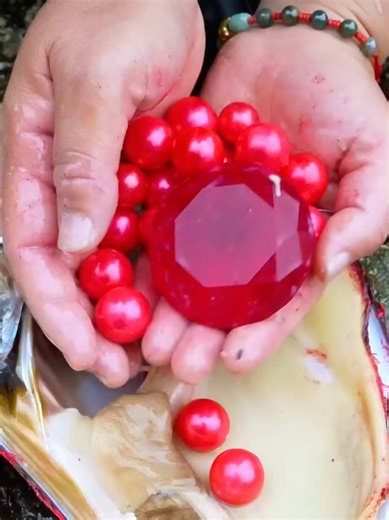 😱 Enchanting Red Pearls Hidden in a Sparkling Giant Clam #pearl #GiantClam #Satisfying #AestheticDiscovery #asmr