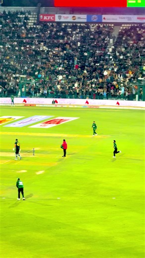 travis head six #pakvsaus