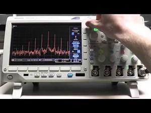 How do I use the spectrum analyzer function on the MDO3000?