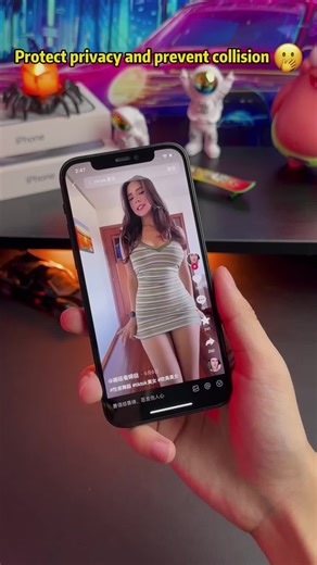 Easy-to-Paste Privacy Screen Protector for Smartphones