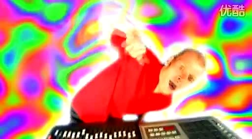 埃尔维斯普雷斯利，JXL《A Little Less Conversation》