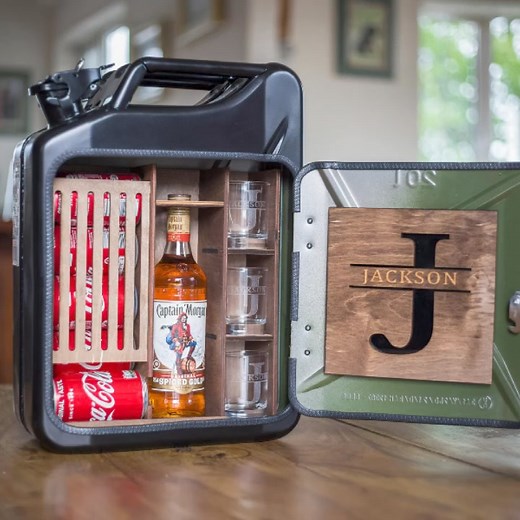 1.2K views · 2K reactions | A bar you won't forget... the Jerry Can Mini Bar ⛽Shipping Decanters & Jerry Can Bars since 2017⛽ ⭐Hand crafted product range for birthdays, or special occasions⭐ 2 day delivery with UPS | The Jerry Can Company | Facebook