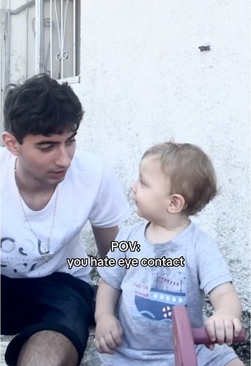 Dealing with Eye Contact Issues: Understanding the Psychology Behind It