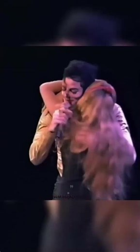 The Moment Michael Jackson Broke Down on Stage #trends #music #trendshort #musichistory