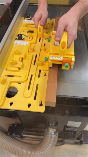 💡 Mac’s MicroDial Tapering Jig Tip: If you’re running the GRR-RIPPER on the MicroDial Tapering Jig, always make sure the Balance Support is fully inserted and flush — no gaps. This gives you maximum control, better accuracy, and safer cuts every time. That’s how you get clean tapers and confident control. 🎯🛠️