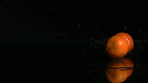 Download Bouncing fruit in ultra slow motion 1,500 fps - BOUNCING FRUIT PHANTOM 002 for free