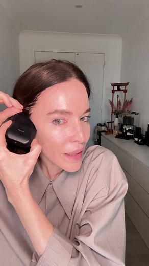 Natural Contour Tutorial with Minimal Strokes