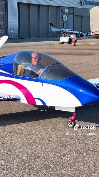 This jet weighs 500 lbs and goes 300 miles per hour. #MiniJet #Tiny #Aircraft #Engineering