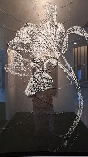 This Glass Art Will Shock You 🤯 Rose Masterpiece by Simon Berger at Dubai DIFC