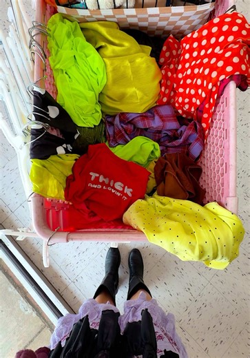 I walked into the thrift store today & immediately clocked these adorable twenty something girls shopping. I saw one of them had this t-shirt in her hand & it was LOVE AT FIRST SIGHT. 😭 They were near the dressing rooms & putting stuff on the go-back rack so I kept a close eye watching if she’d end up putting it back — I could tell it was way too big for her anyway. She didn’t 💔 I mended my broken heart & immediately started googling vintage “thick and lovin’ it t-shirt” & couldn’t find it any