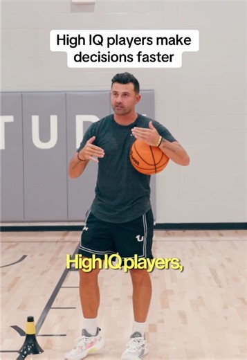 HDS Phase 4: Variability It’s not about memorizing moves. It’s about training perception, reaction, and adaptability. The same skills that show up in real games. This is how we develop decision-makers. Real IQ. Real development. Real transfer. #HoopStudy