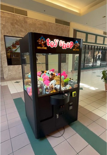 Exploring Abandoned Mall Claw Machines
