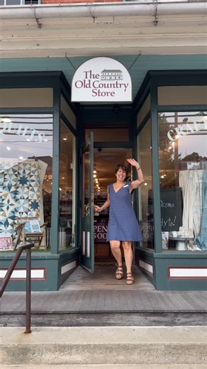 📚🧵 Book Signing at the Old Country Store – Pennsylvania! What an unforgettable day surrounded by fabric, history, and the most wonderful quilting community. I had the honor of giving a presentation and signing books at this charming country store—where every bolt of fabric tells a story and creativity fills the air. ✨ Thank you to everyone who came, shared, and stitched a little piece of their heart into the day. Truly grateful. 💛 Special thank you to @andoverfabrics for the support & generou