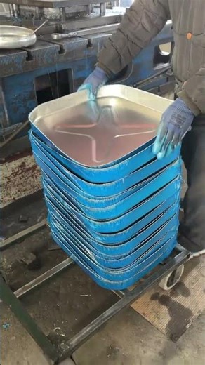 The manufacturing process of the fuel tank flat cap #truck #machine #fueltank #welding #aluminum