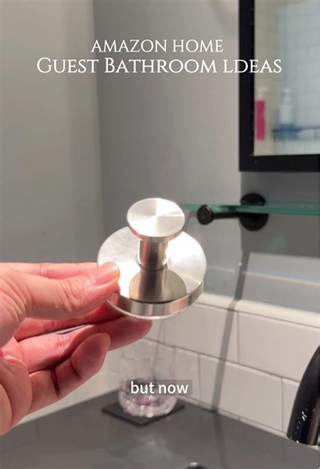 Say goodbye to towels on the floor! 🛁✨ These stylish TIKTOK suction hooks are a must-have, stylish, easy to install, and removable! Perfect for hanging towels and body sponges. 🚿#bathroom #homehacks #homefinds #organizedhome #organizationhacks