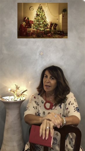 27K views · 672 reactions | L’origine dell’albero di Natale  #chirstmas #natale #alberodinatale #christmastree #tradizioni #cultura #curiosità #imparare #sapeviche #leggenda #origine #albero #decorazioninatalizie | Daniela del Moro | Facebook