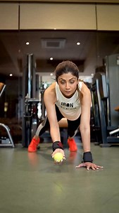 641K views · 48K reactions | Ball Drop Challenge! Bring it on  漏 Don’t miss the eyes   Tests your: Core Strength Shoulder Stability Hand-Eye Coordination Reaction Time Challenge thrown to you: How long can you keep catching without dropping the ball or collapsing? #MondayMotivation #SwasthRahoMastRaho #FitIndia | Shilpa Shetty Kundra | Facebook