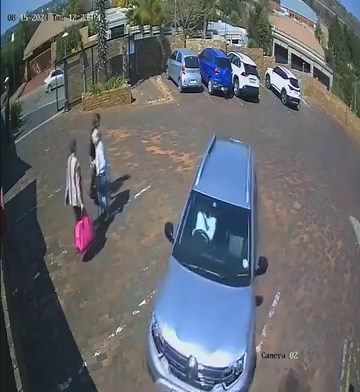 92K views · 1K reactions | Attempted vehicle hijacking: Owner throws the key on the roof… | Make SA Safe | Facebook