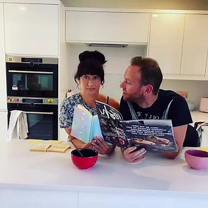 FANCY A GIGGLE? FUN IN THE KITCHEN WITH HAYLEY AND DAN! OUR FIRST #tiktok😂😍 #cookingwithhayleyanddan | Dan Whiston