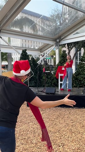 Caroline Bernier-Dionne | Puppeteer on Instagram: "@che_violin you are AMAZING!!! 🤩"