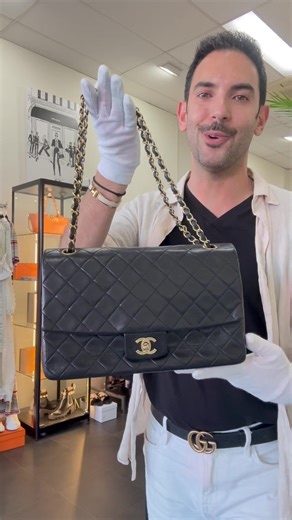 ✨CHANEL✨ ▫️Classic Flap Vintage Shoulder Bag ▫️Black Diamond Quilted Lamb Leather ▫️Gold Plated CC Turn Lock Hardware ▫️Made in France 🇫🇷 ▫️Circa 1989-1991 ▫️Includes: Certificate of Authenticity & Original Chanel Dust Bag ▫️Excellent Condition - See Website for Full Description, Pricing & Photos ▫️Lay-by Available (Interest & Fee Free Terms) ▫️Authenticity Guarantee ▫️L 27cm x H 14.5cm x W 8cm Available online now at www.openvault.com.au (link to in bio) • • • • Disclaimer: Open Vault is an i