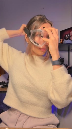 Victoria on Instagram: "Today I want to share a bit about post-processing after resin printing. If you’ve been working with 3D printing for a long time, this information probably won’t be new. But for those who are just starting, it might be useful. 1️⃣ The model is carefully removed from the build plate using a metal scraper and then washed with water or alcohol (depending on the type of resin) to remove uncured resin. 2️⃣ After washing, the model needs time to fully dry and get rid of any rema