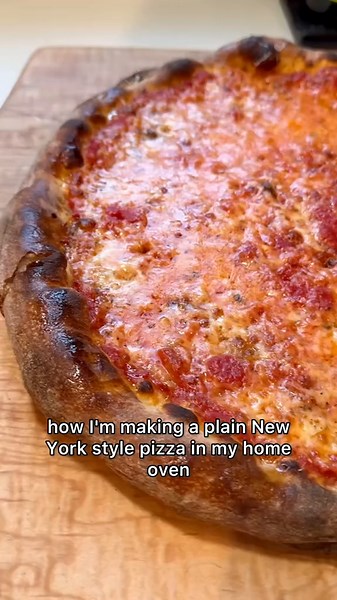 Technically the real Part 3 of making a NY style pizza with the 72 hiur pizza dough. The previously posted baking tips would be an extension of the baking process. Whoops. #pizza #tutorial