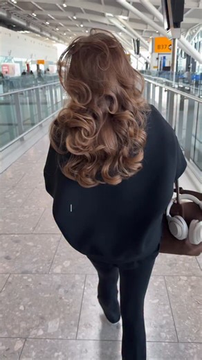 320K views · 3.4K reactions | princess hair is all in the PREP !!! here’s the routine + tutorial for my go-to bouncy blowout ✍✨彩 products: @redken abc leave-in treatment @kerastase_official glaze milk @lorealpro flex pli @dyson airwrap coanda | Sasha Lillie | Facebook