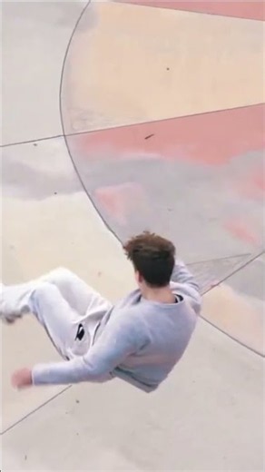 Simplistic Meets Parkour Athlete 😱