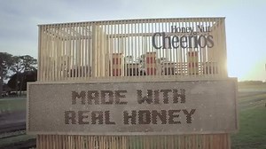 1.5M views · 1.3K reactions | This simple ingredient makes a big difference. See more beautiful honey footage by clicking Learn More. | Cheerios | Facebook