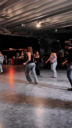 💃: Delulu 🎶: Delirious (Boneless) feat. Kid Ink Almost forgot how to do this one! It’s been a while… #delululinedance #delirious #linedancing #kegscanalside #Saturdaynights